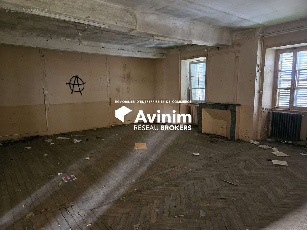 Commerce à SAINT-AMOUR