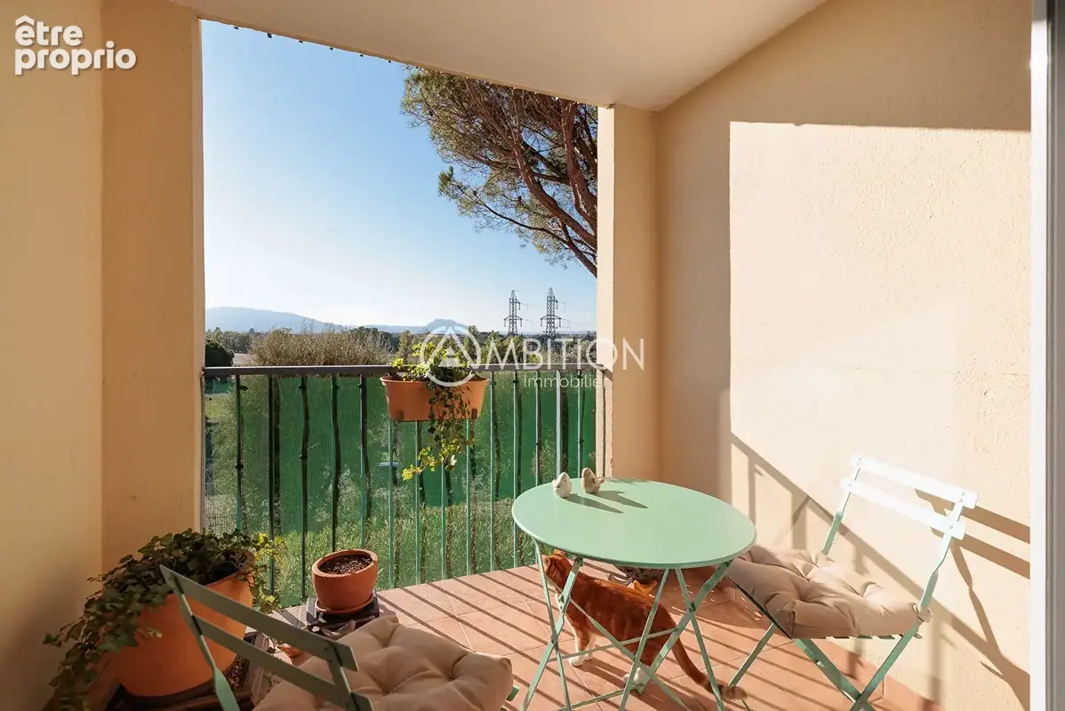 Fréjus studio rénové avec terrasse, piscine et parking privatif - photo 12