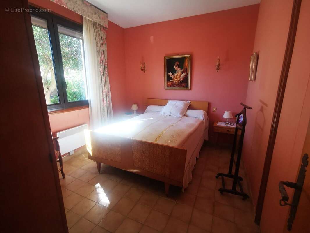 BELLE VILLA P.PIED T.5 sur terrain 1136 m2 - photo 13