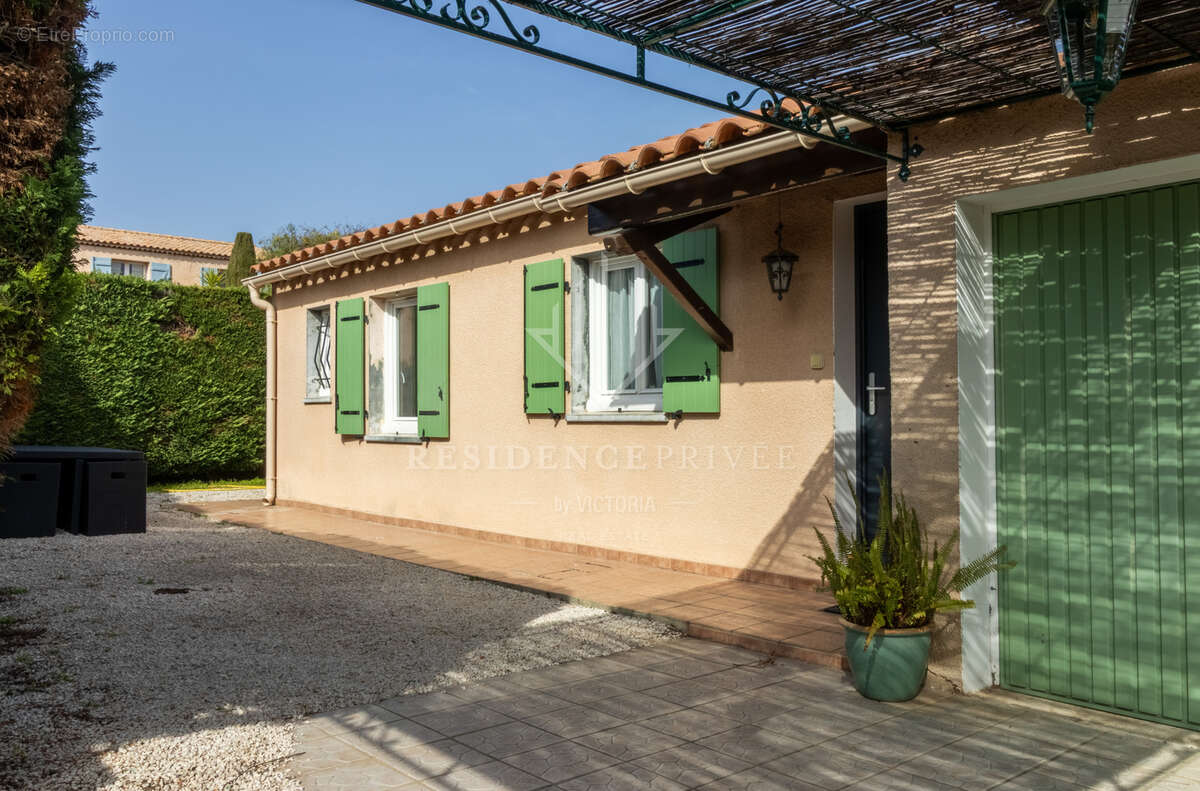 Maison à HYERES