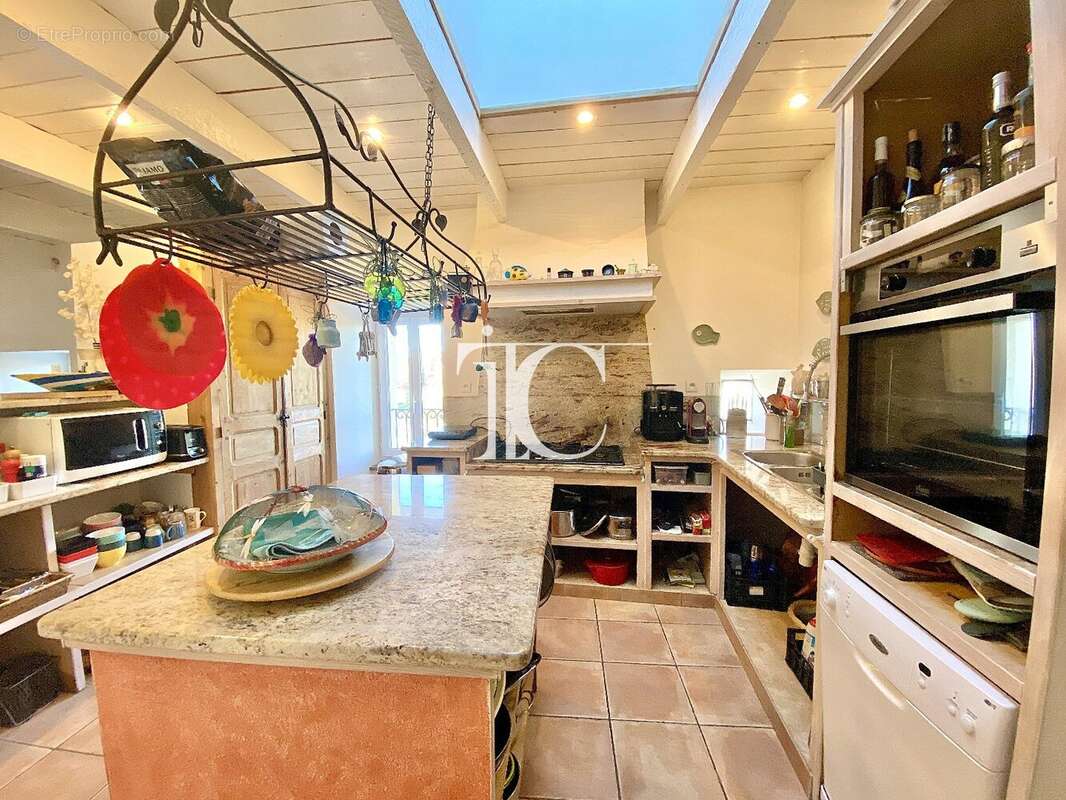 Maison à ALLEGRE-LES-FUMADES