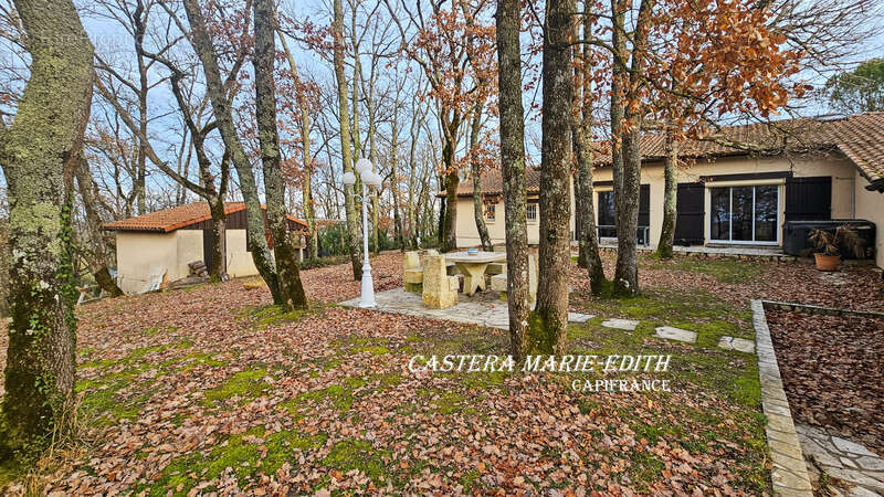 Maison d’architecte rénovée 280 M² - Sans vis à vis, calme, au fond d'une impasse - 9 Pièces -Garage -  Vue panoramique – Auch ( - photo 25