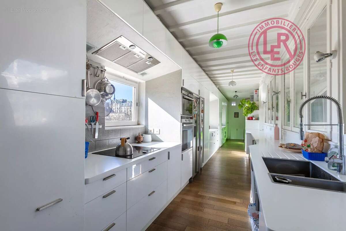 Appartement à PARIS-18E