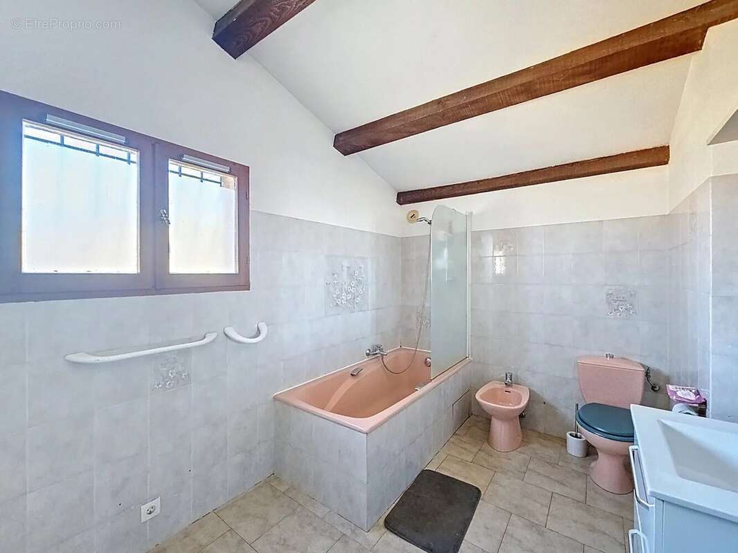 Maison à SAINT-LAURENT-DU-VAR