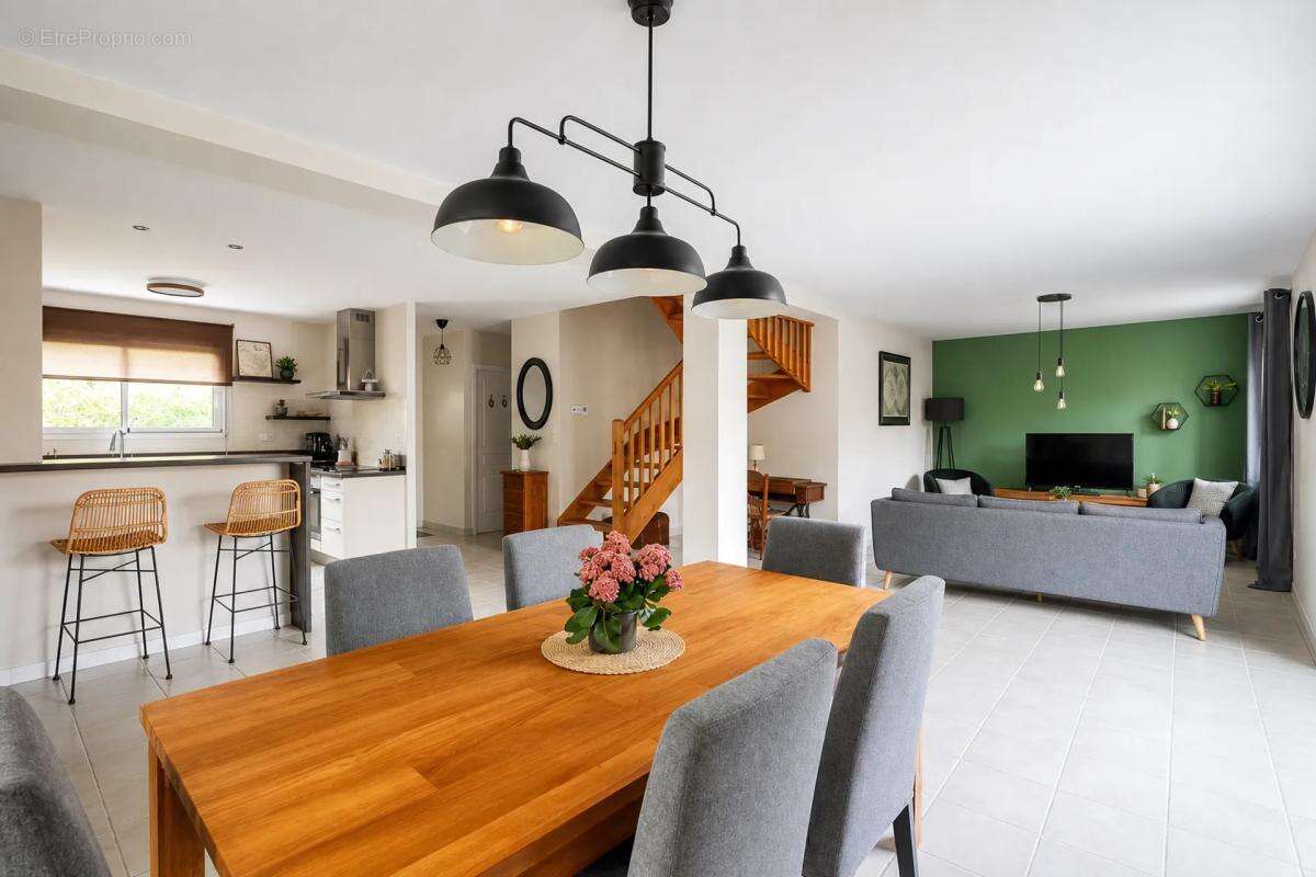 Maison spacieuse avec jardin et parkings à Pessac - photo 4