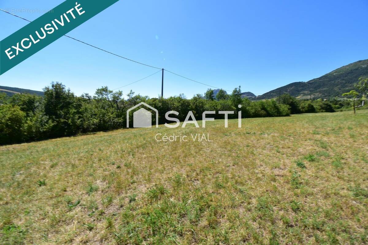 Terrain 3629 m² à L'epine · 135 000 €