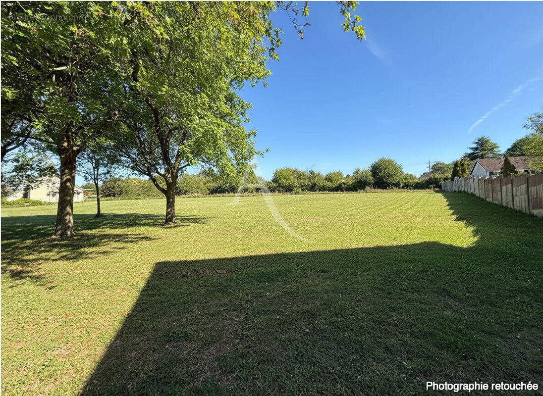 Terrain à MENNETOU-SUR-CHER