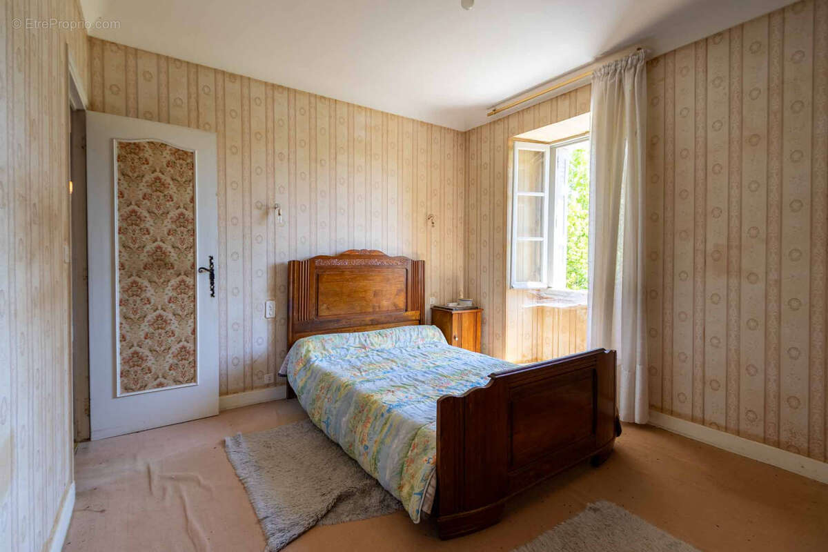 Maison à SAINT-MARTIAL-DE-NABIRAT