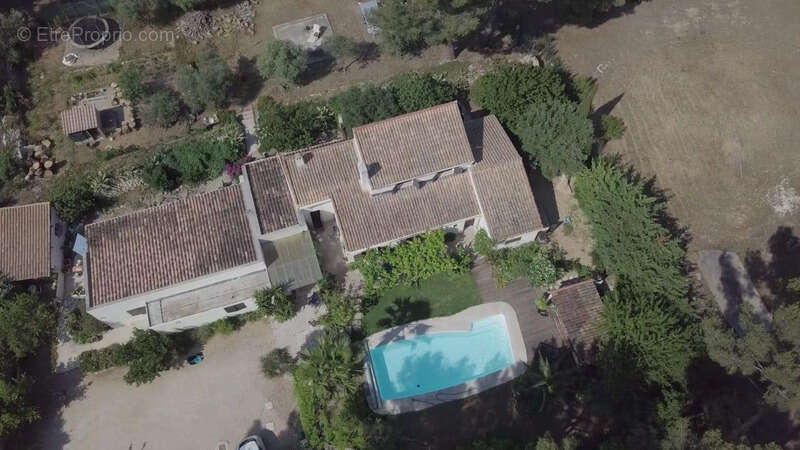 Maison à vendre 7 pièces SANARY SUR MER (83) - photo 12