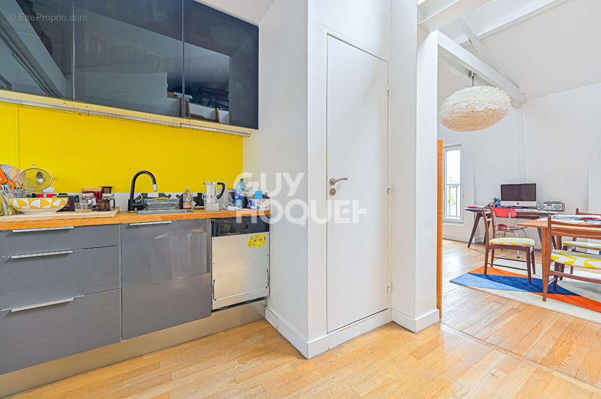 Appartement à PARIS-10E