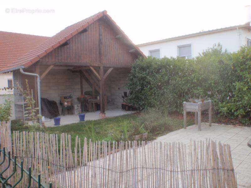 Maison à SAINT-JEAN-DE-BRAYE