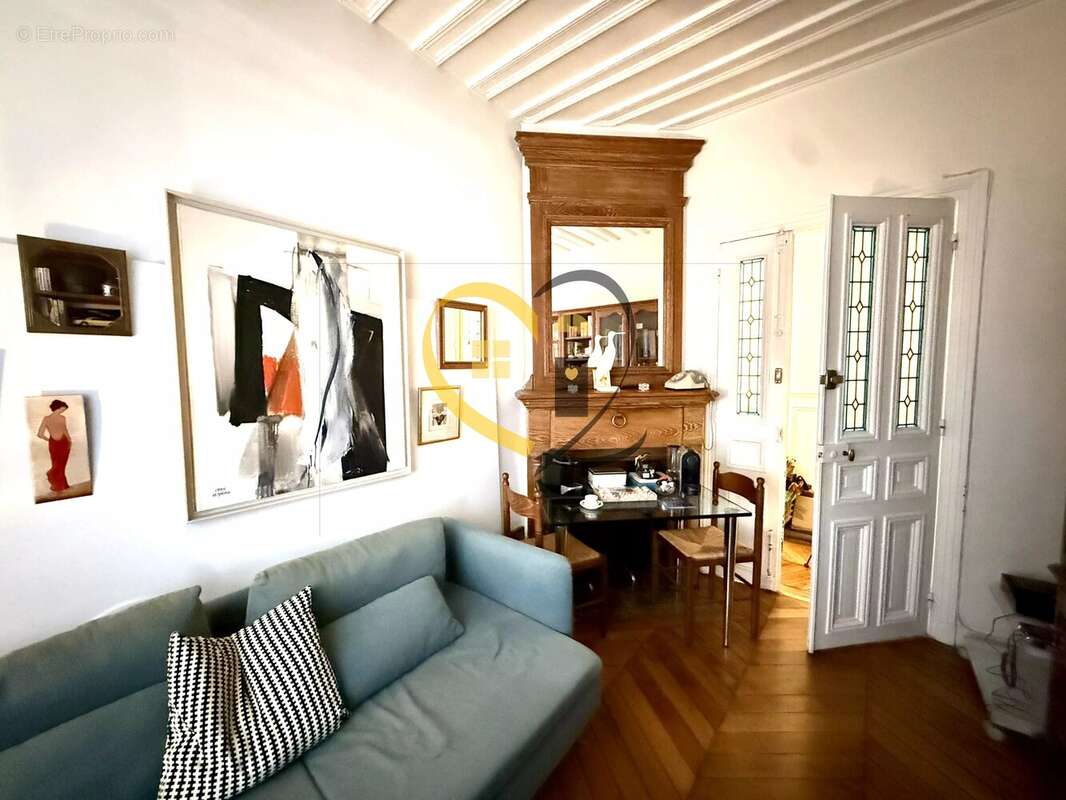 Appartement à PARIS-14E