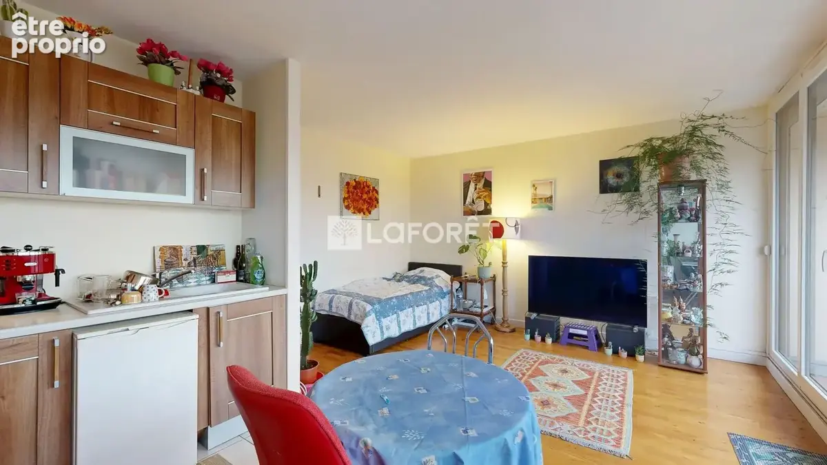 Grand studio balcon - cave - futur metro 15 - photo 9