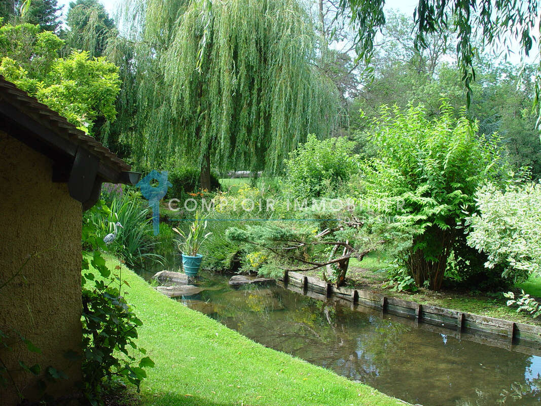 Dpt Eure (27) à vendre Moulin de charme du 17ème siècle sur parc de 3,5 ha en bordure de rivière - photo 11