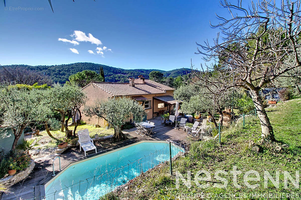 A VENDRE ! MAISON A  FIGANIERES - 81 m² environ + dépendance de 16 m² sur un terrain de 4495m² avec piscine - photo 5