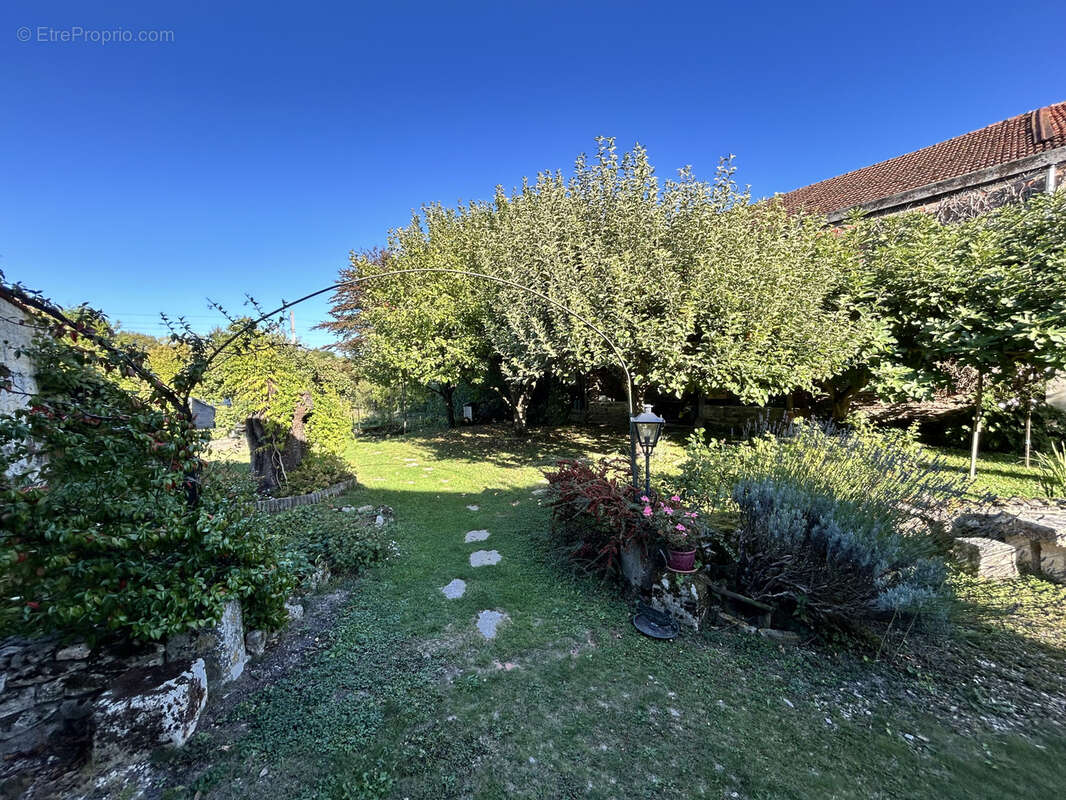 Maison à LA CHAUSSEE-SUR-MARNE