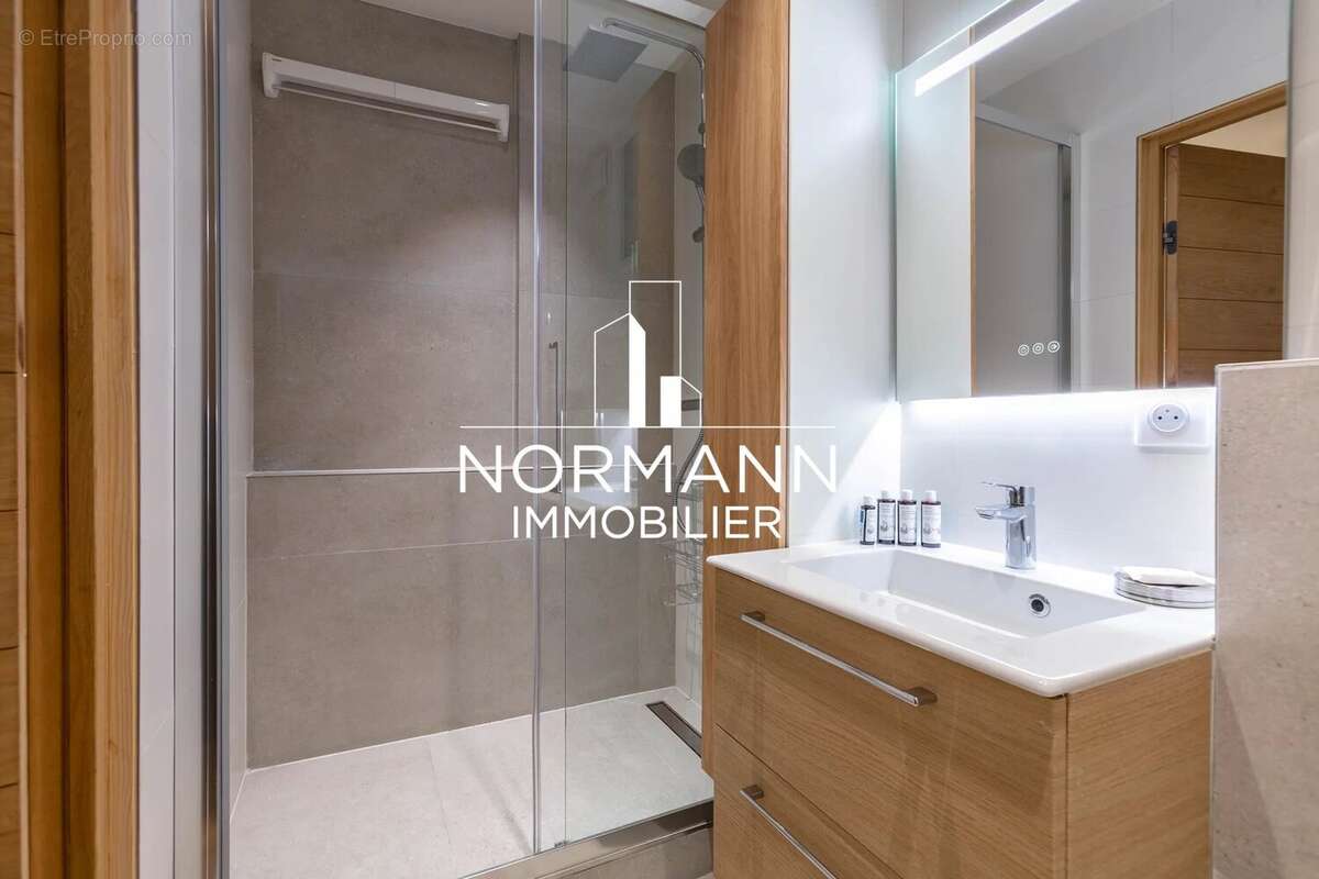Appartement à PARIS-3E