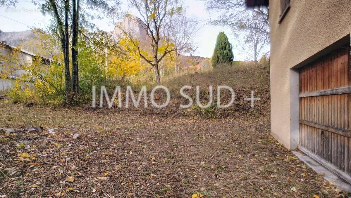 Maison à CHATEAU-BERNARD