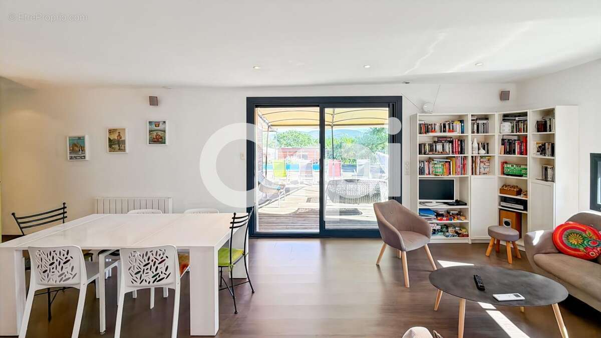 Villa en bois avec piscine - photo 6