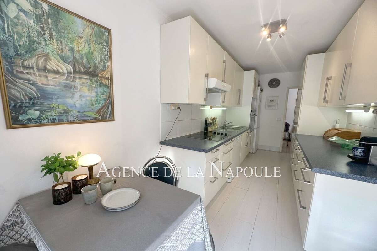 Appartement à MANDELIEU-LA-NAPOULE