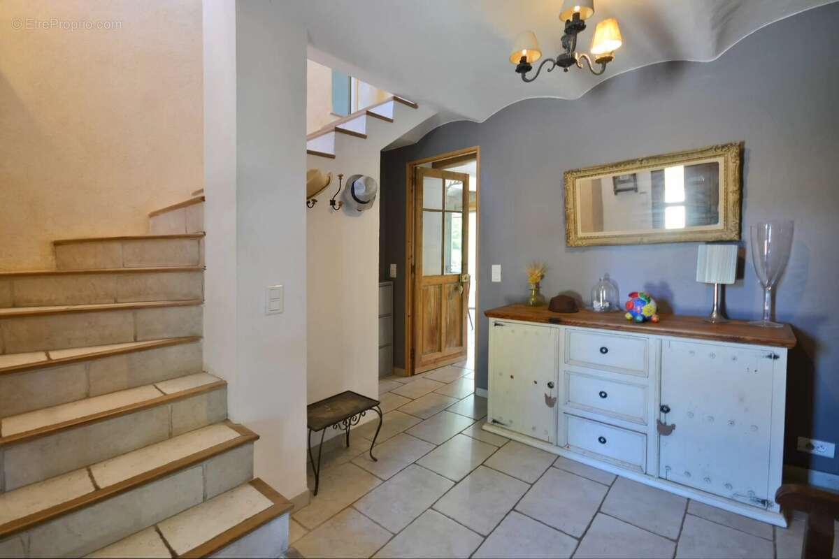 Maison à ROQUEFORT-LES-PINS