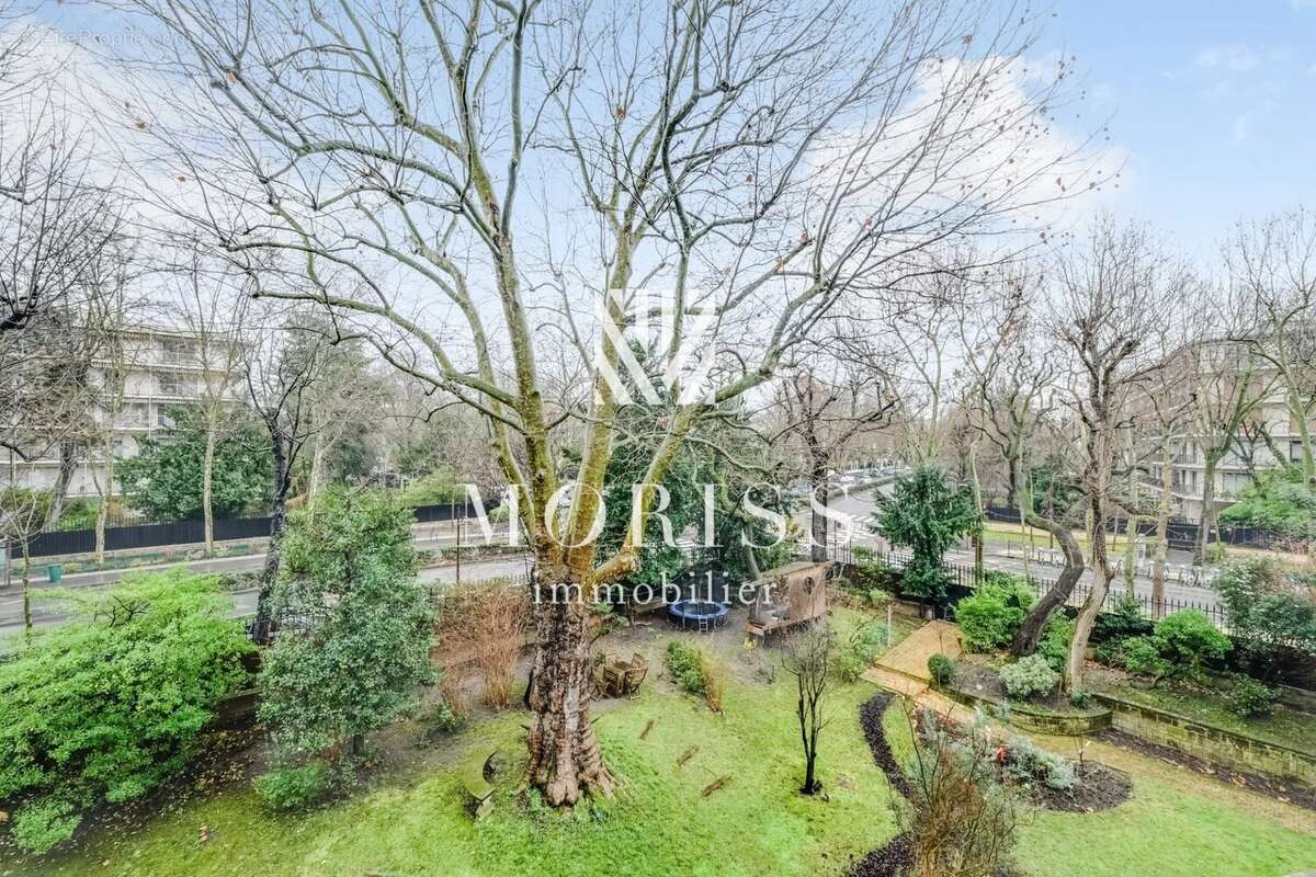 Appartement à NEUILLY-SUR-SEINE