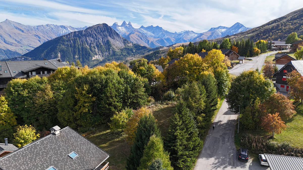 Terrain à FONTCOUVERTE-LA-TOUSSUIRE