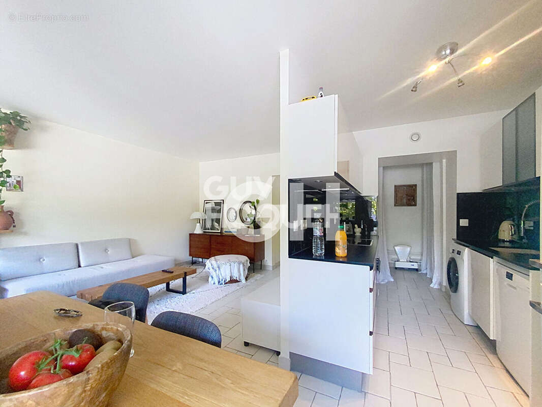 Appartement à PARIS-20E