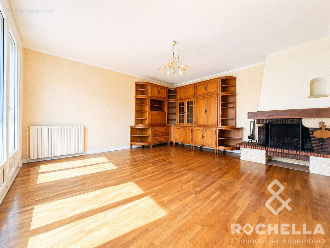 Maison 107 m² à Saint-Jean-D'angely  - photo 2