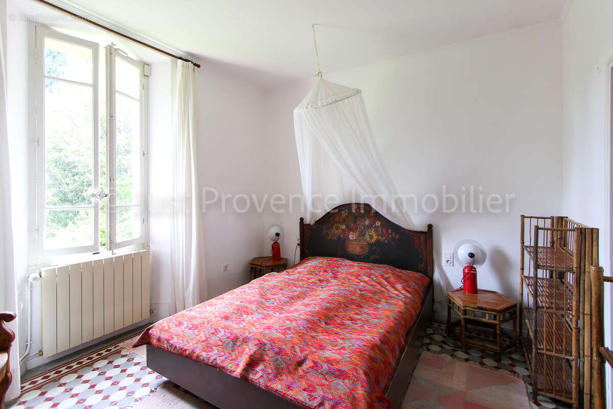Maison à SUZETTE