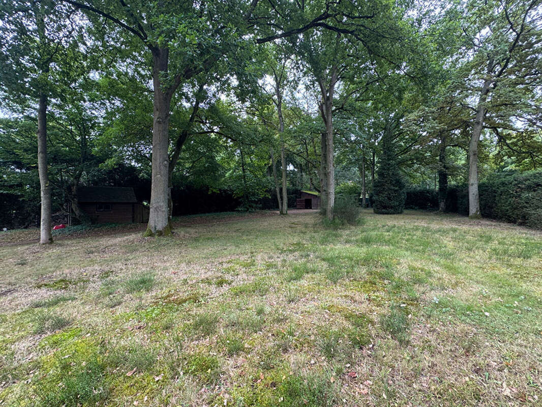 Terrain à GROSROUVRE