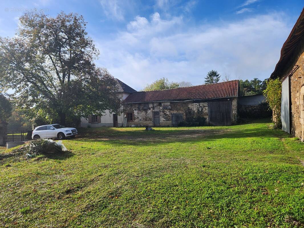 Maison à SAINT-BONNET-BRIANCE