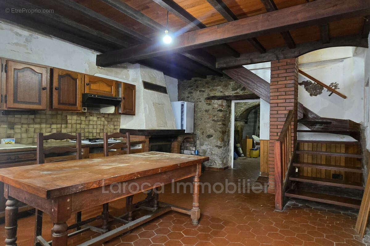 Maison à LAROQUE-DES-ALBERES