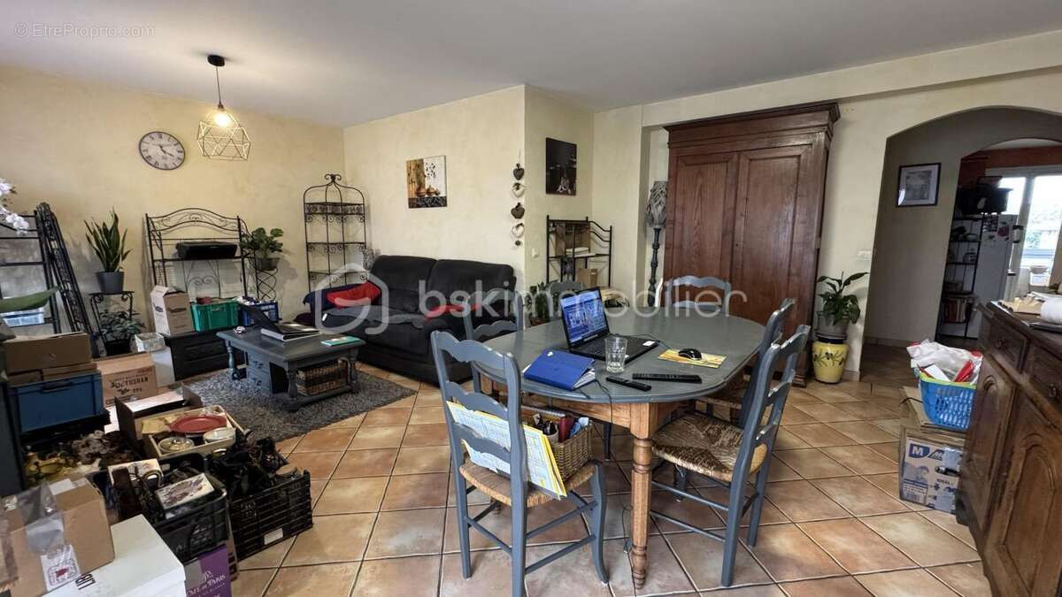 Appartement à LA CRAU