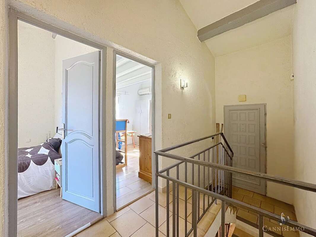 Maison à MANDELIEU-LA-NAPOULE