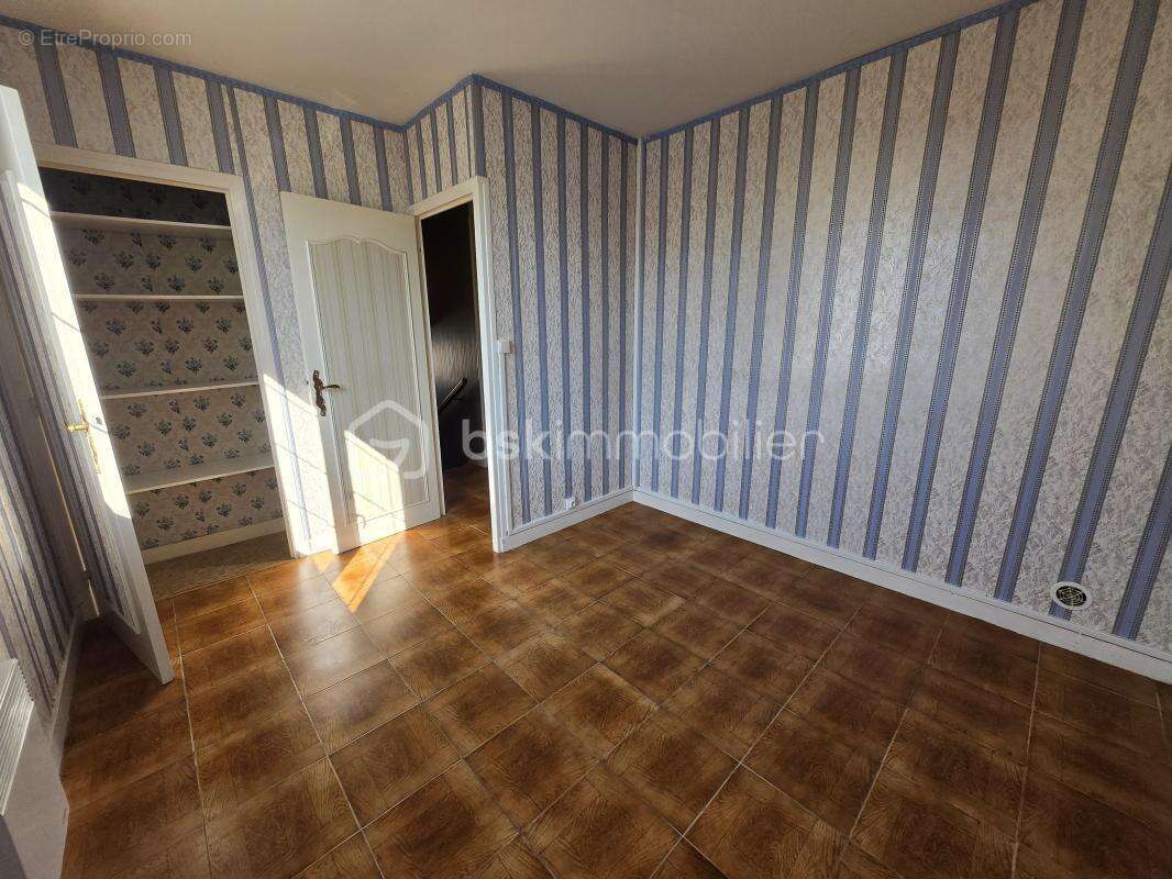 Maison à VARENNES-VAUZELLES