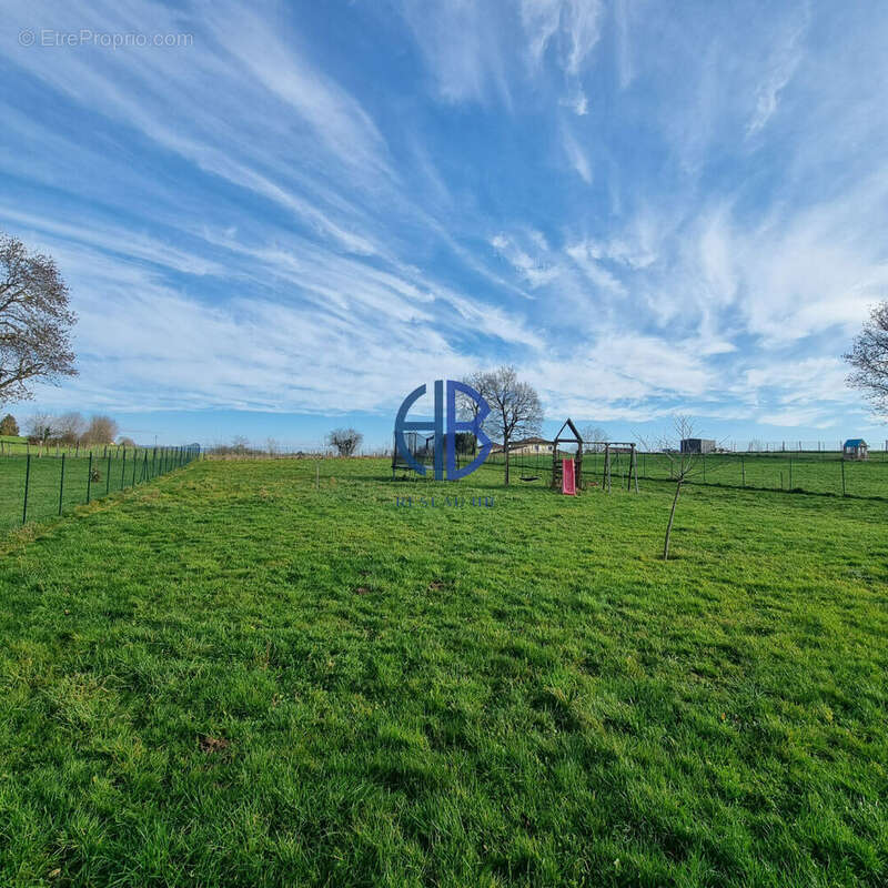 Maison à SAINT-JEAN-DE-SOUDAIN