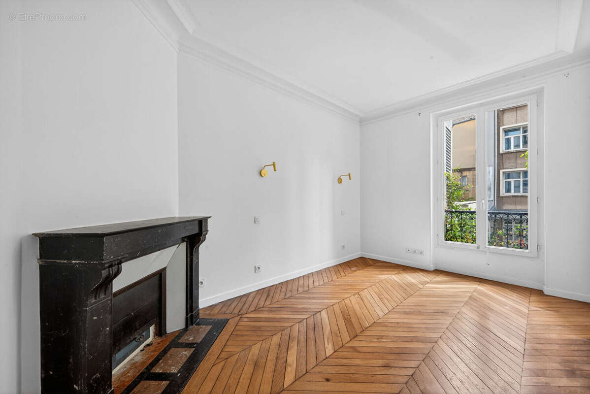 Appartement à PARIS-10E