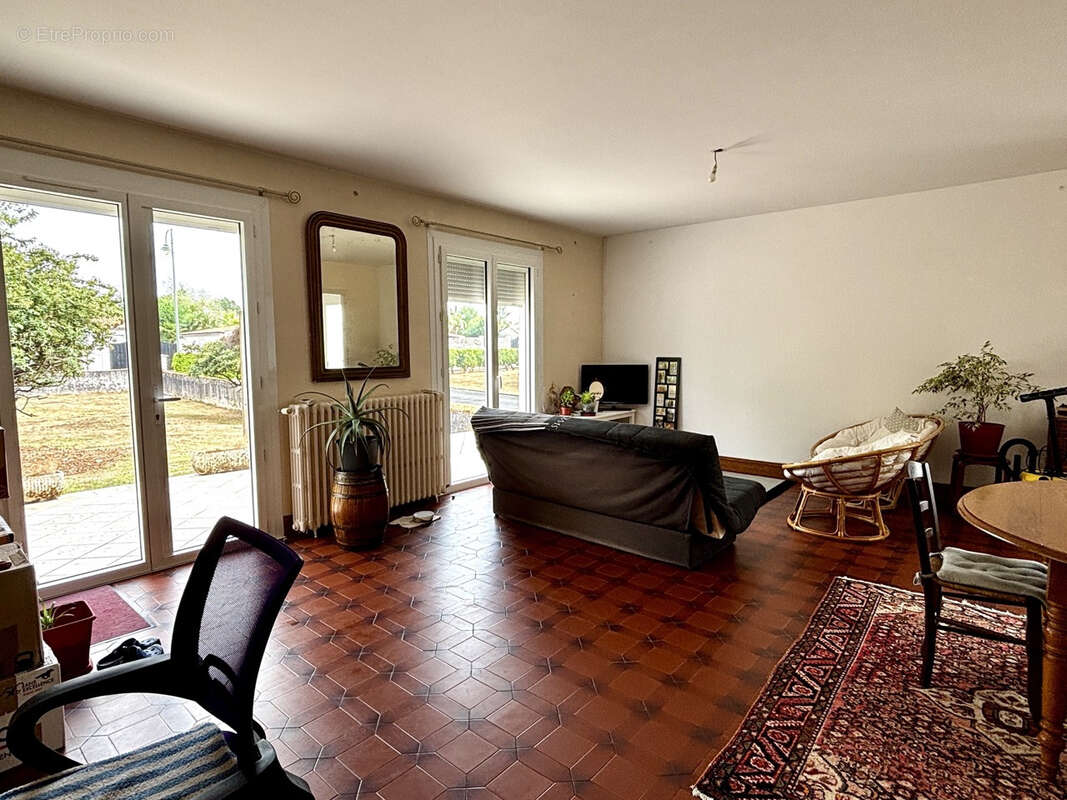 Ensemble immobilier de 190 m2 avec terrain constructible - photo 6