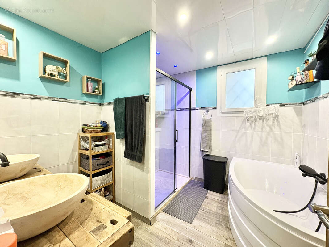 Maison à TERRASSON-LAVILLEDIEU