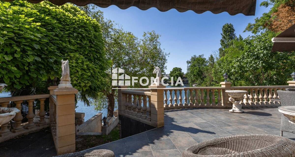 Maison à VIRY-CHATILLON