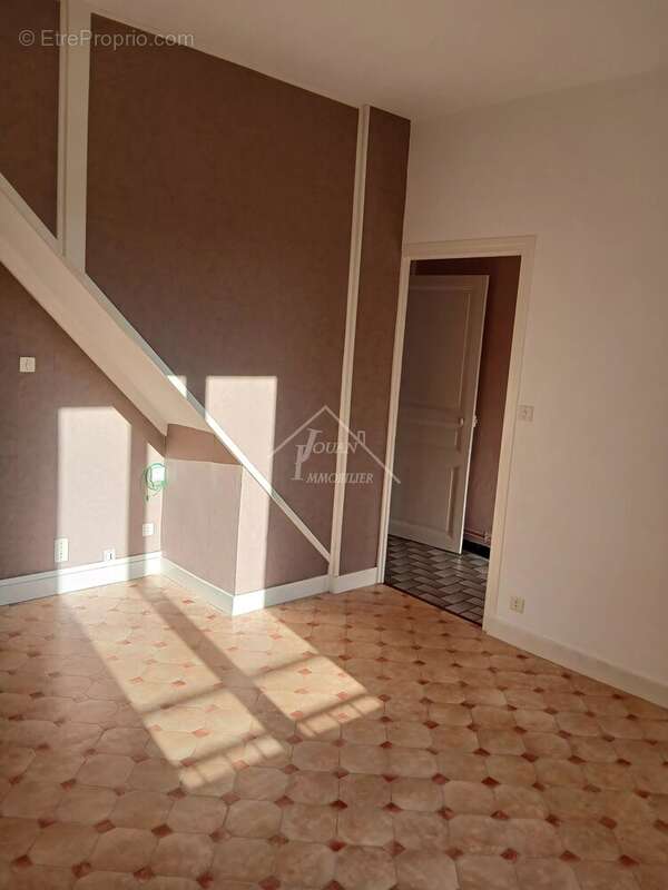 Maison à VARENNES-SUR-ALLIER