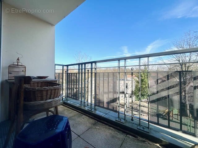 Appartement à SAINTE-GENEVIEVE-DES-BOIS