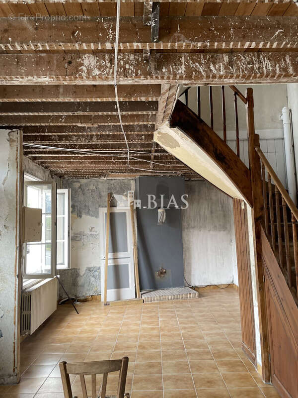 Maison à LA RIVIERE-SAINT-SAUVEUR