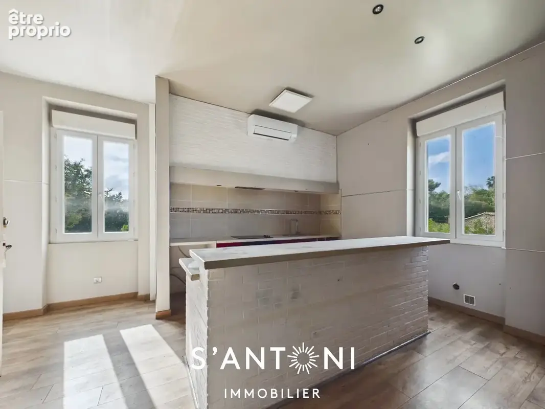 Ancienne gare de Florensac  Maison atypique de 137 m² avec piscine - photo 10