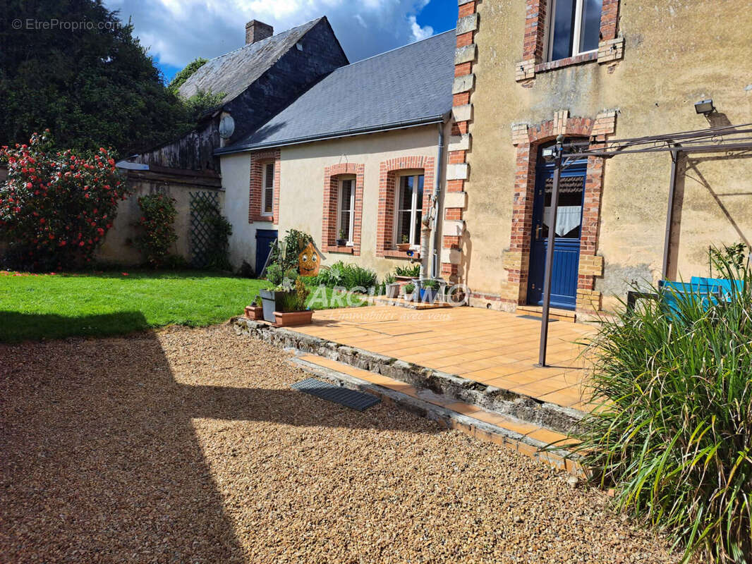 Maison à SAINT-CALAIS