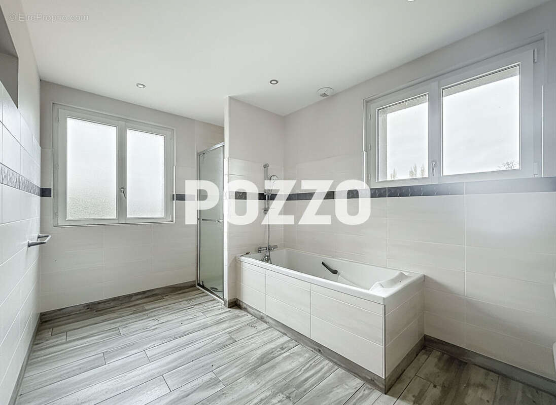 Maison La Haye 5 pièces - Saint Symphorien le Vallois - coeur commerces - photo 8