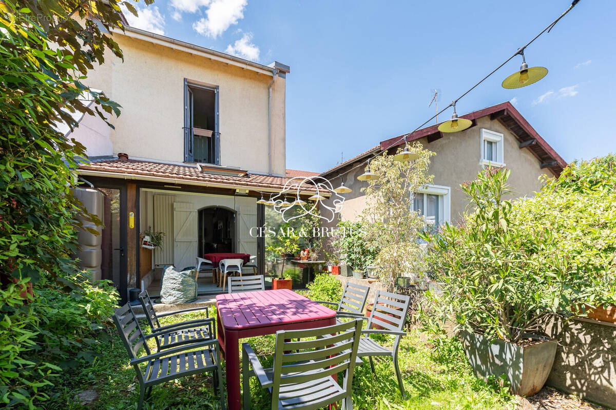 Maison à VILLEURBANNE