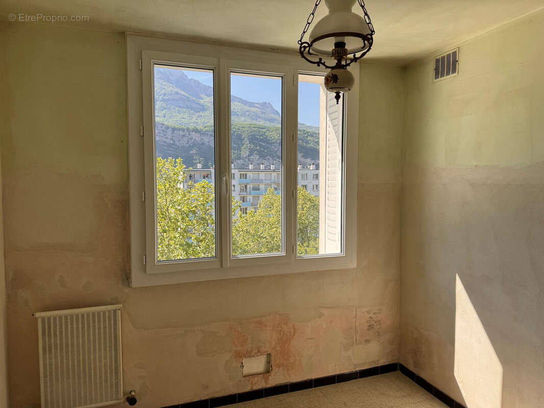 Appartement à LE PONT-DE-CLAIX