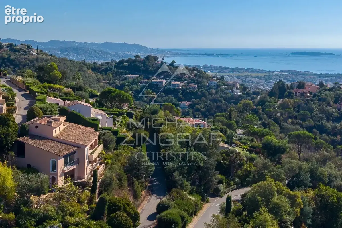 Photo Maison à Mandelieu-La-Napoule au prix de 2 490 000€
